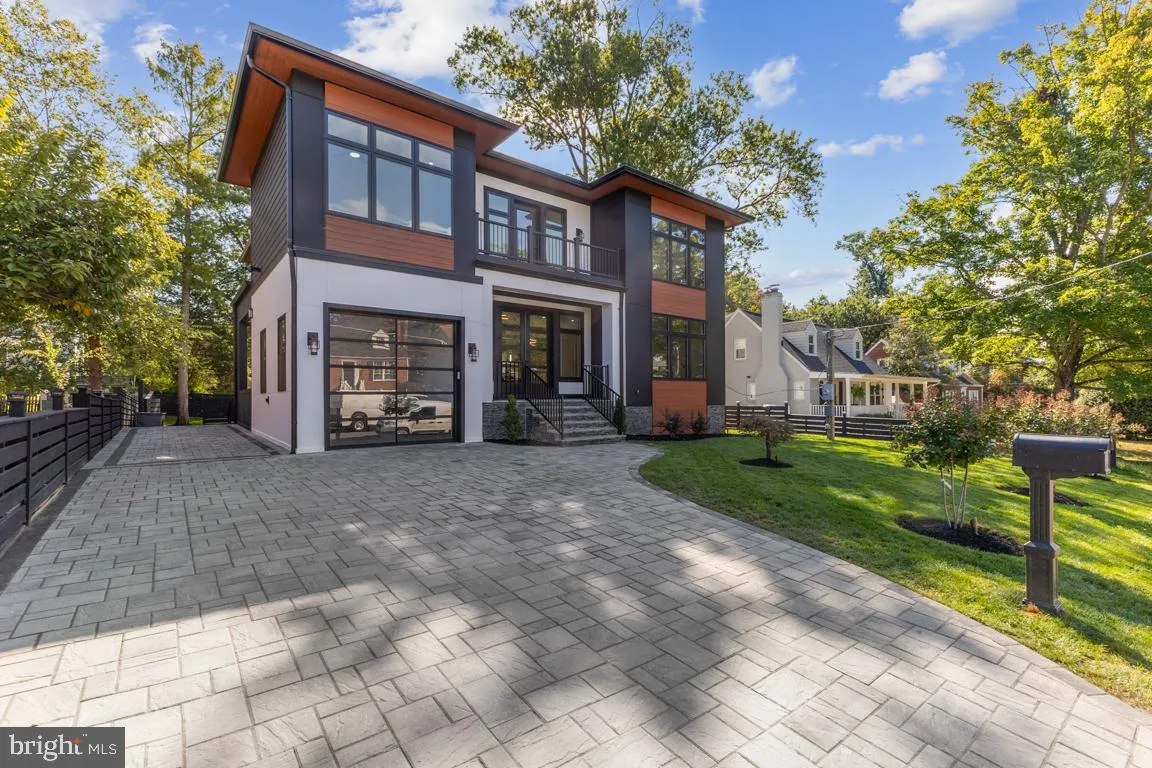 2919 LAWRENCE DRIVE, Falls Church, VA 22042