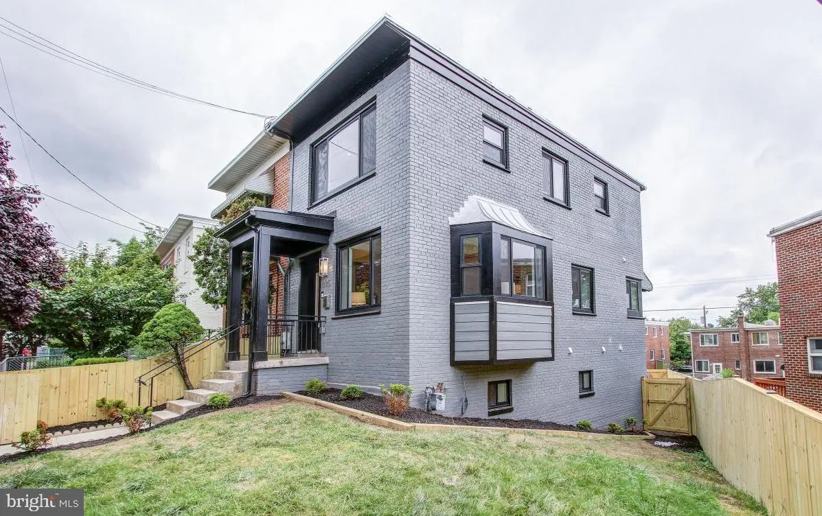 1225 GALLATIN STREET, Washington, DC 20017