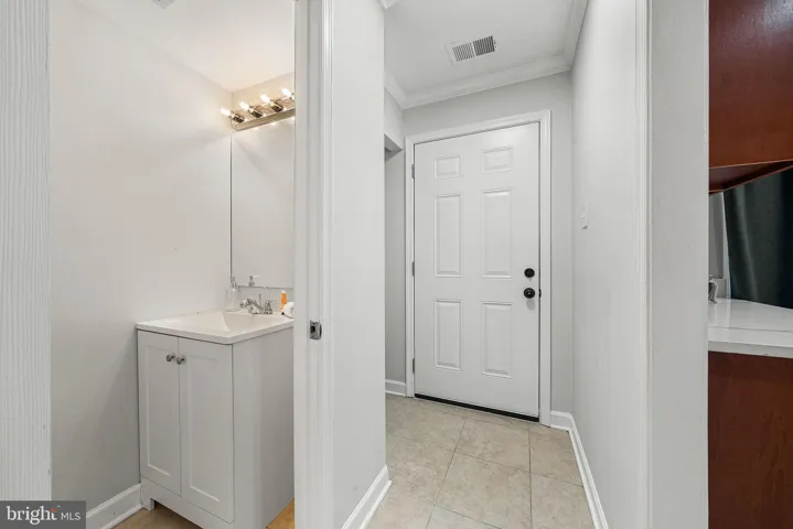 1127 James Madison Circle, Fredericksburg, VA 22405