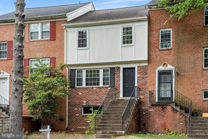 1127 James Madison Circle, Fredericksburg, VA 22405