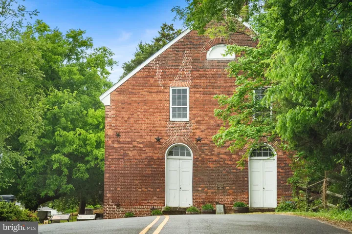 1127 James Madison Circle, Fredericksburg, VA 22405