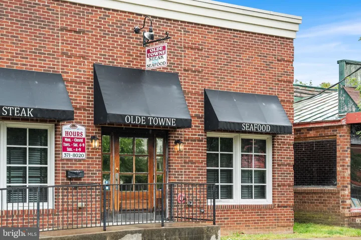1127 James Madison Circle, Fredericksburg, VA 22405