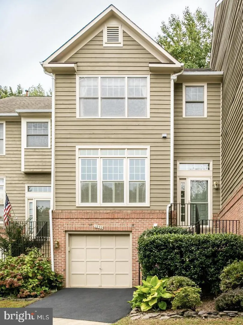 1232 WEATHERSTONE COURT, Reston, VA 20194