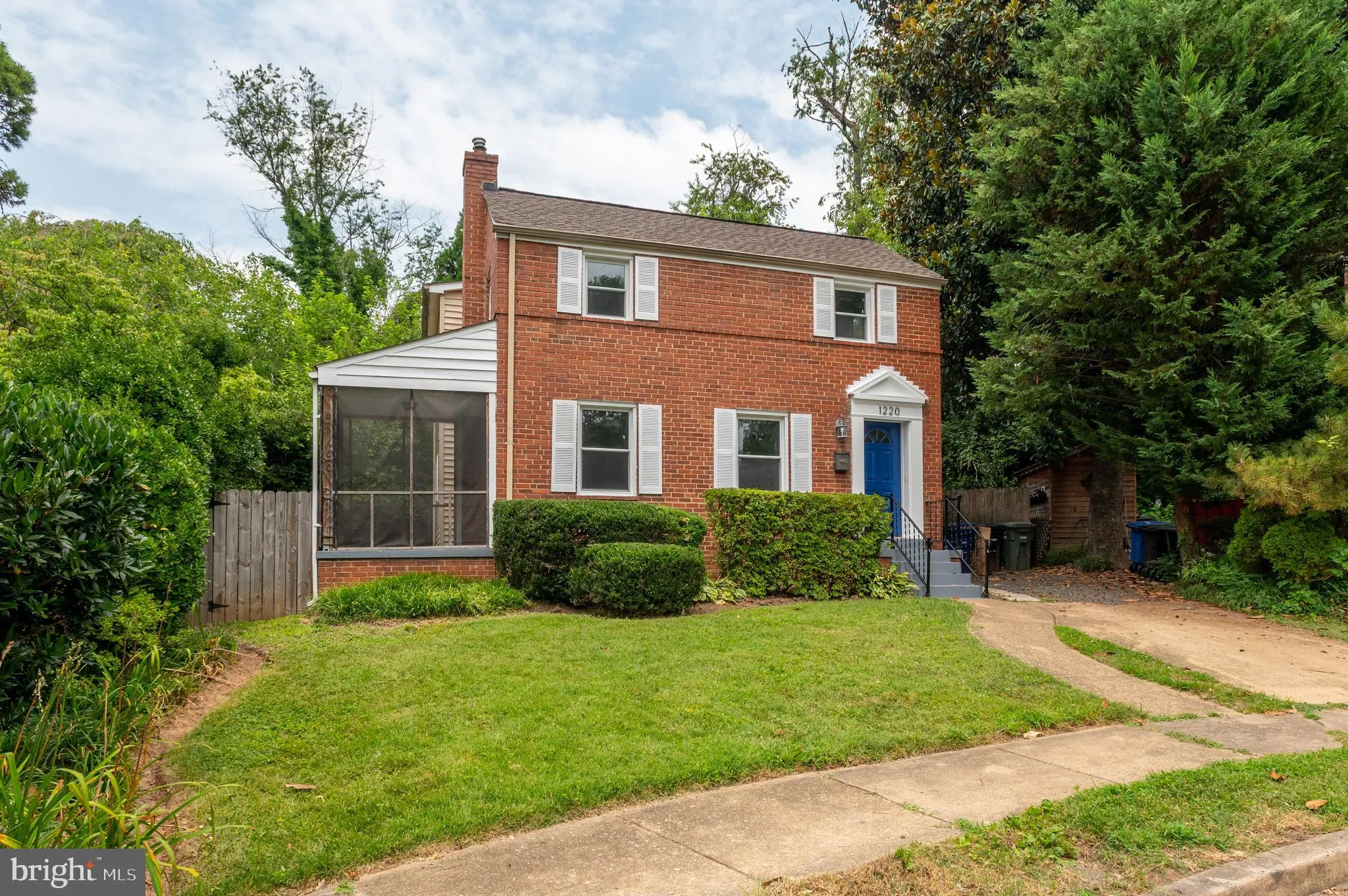 1220 LIVINGSTON STREET, Arlington, VA 22205