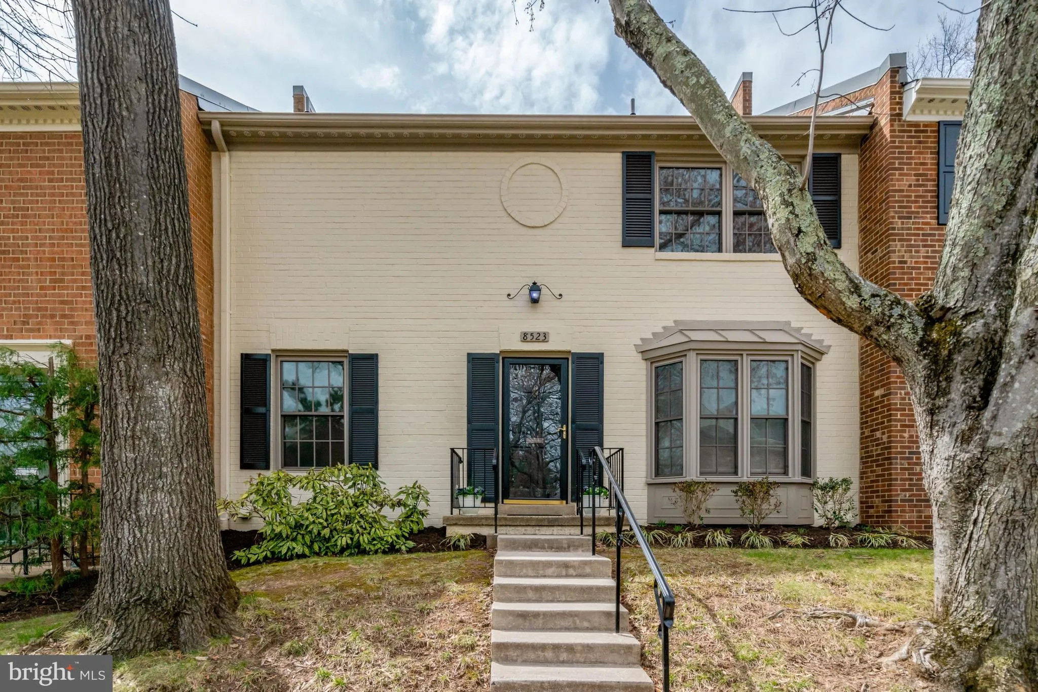 8523 LAKINHURST LANE, Springfield, VA 22152