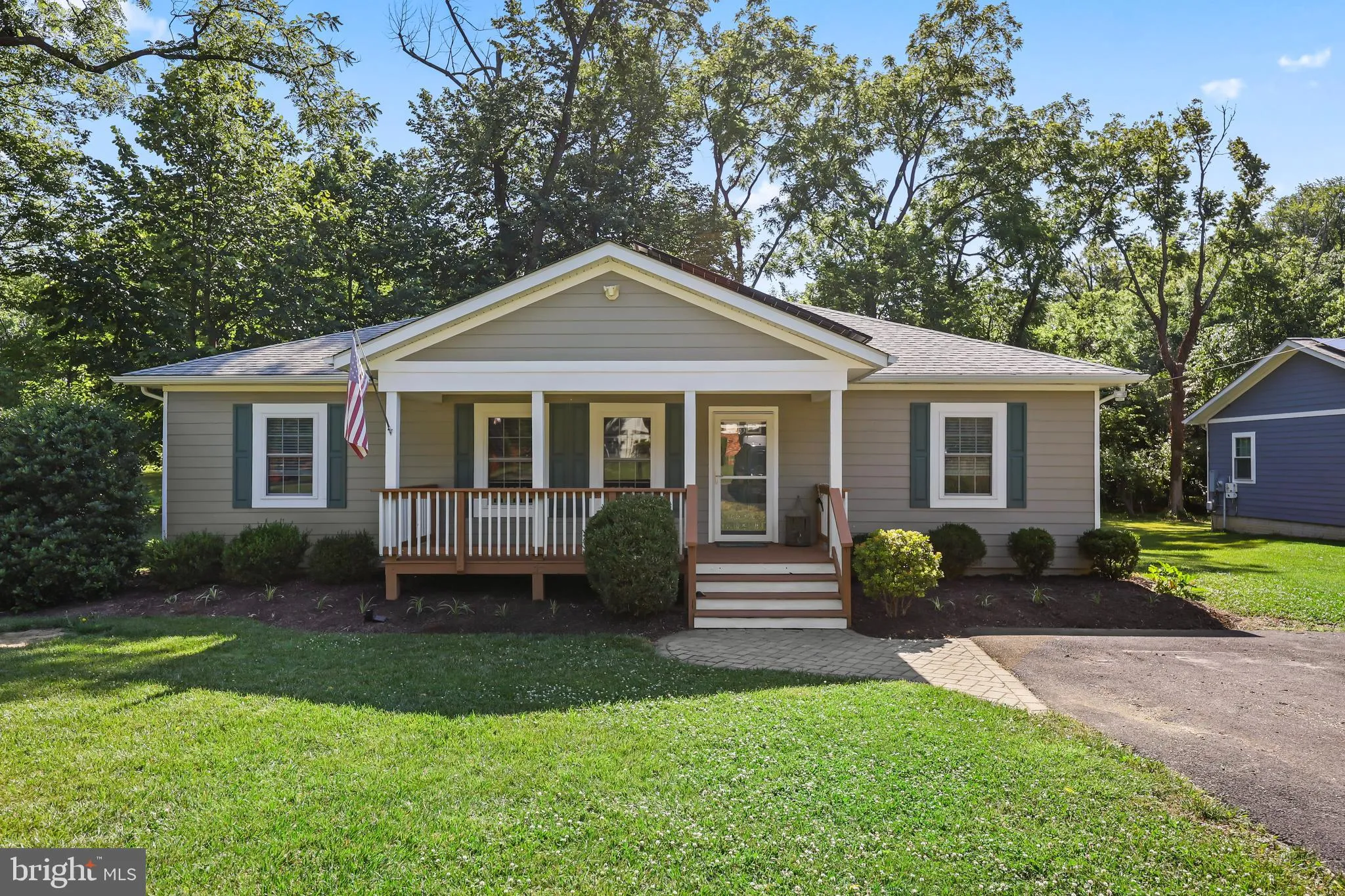 13 HUGHES STREET, Hamilton, VA 20158