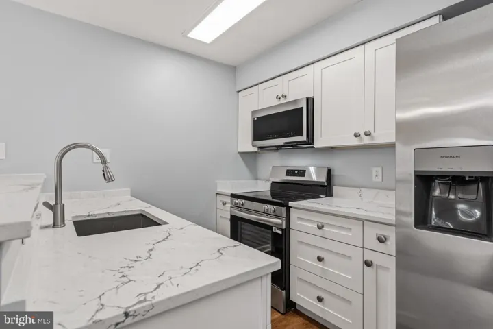 8643 Beekman Place, Alexandria, VA 22309
