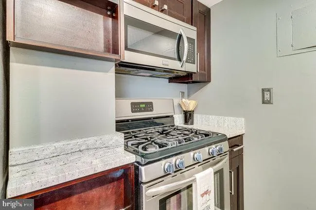 1300 Army Navy Drive, Arlington, VA 22202