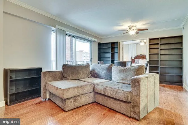 1300 Army Navy Drive, Arlington, VA 22202