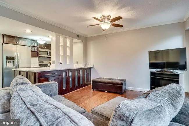 1300 Army Navy Drive, Arlington, VA 22202