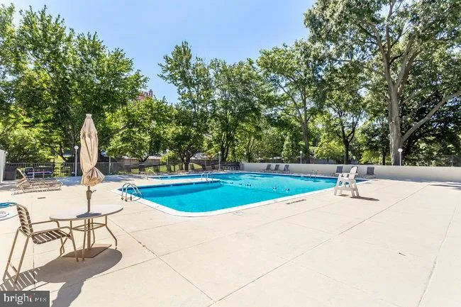 1300 Army Navy Drive, Arlington, VA 22202