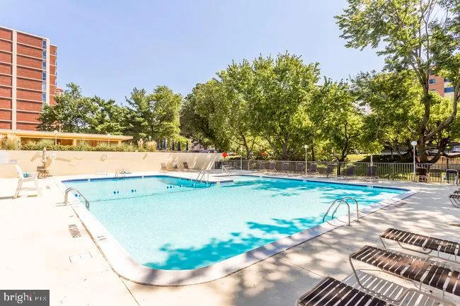 1300 Army Navy Drive, Arlington, VA 22202