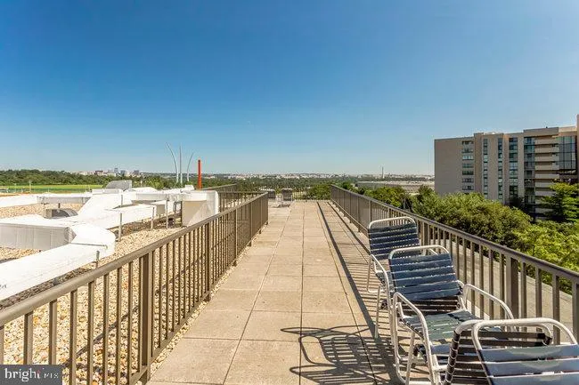 1300 Army Navy Drive, Arlington, VA 22202