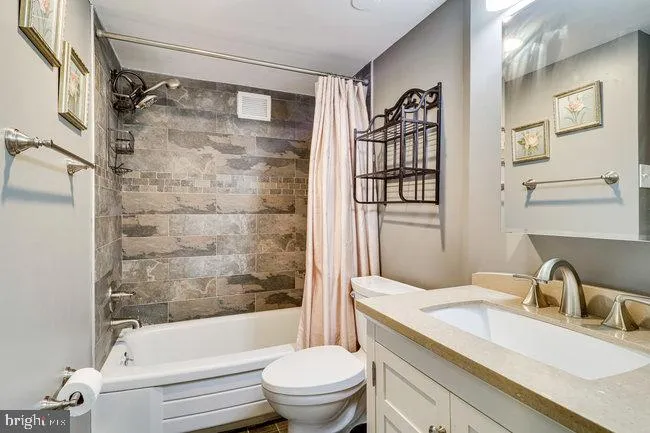 1300 Army Navy Drive, Arlington, VA 22202
