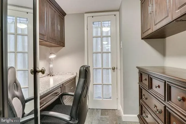 1300 Army Navy Drive, Arlington, VA 22202