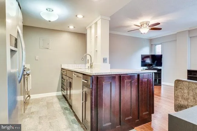 1300 Army Navy Drive, Arlington, VA 22202