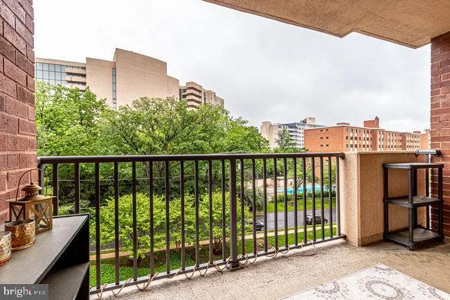 1300 Army Navy Drive, Arlington, VA 22202
