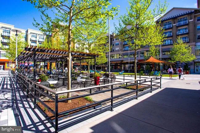 1300 Army Navy Drive, Arlington, VA 22202