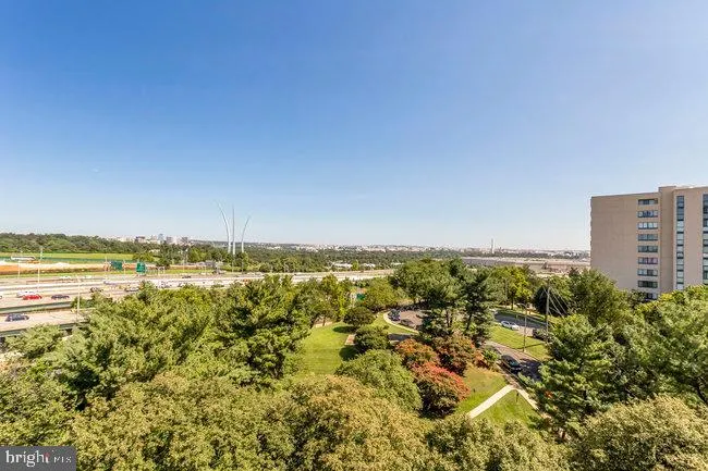 1300 Army Navy Drive, Arlington, VA 22202