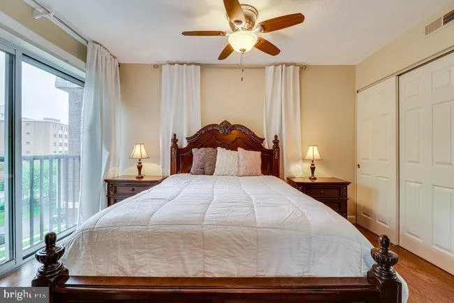 1300 Army Navy Drive, Arlington, VA 22202