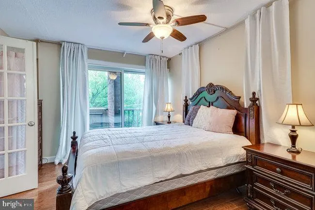 1300 Army Navy Drive, Arlington, VA 22202
