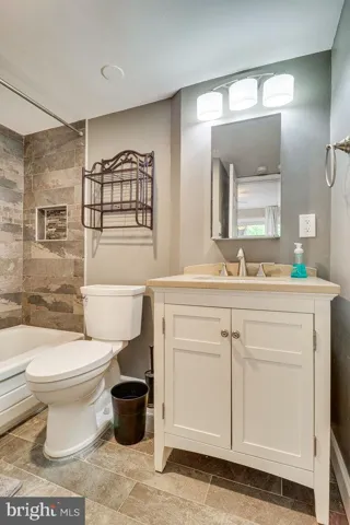 1300 Army Navy Drive, Arlington, VA 22202