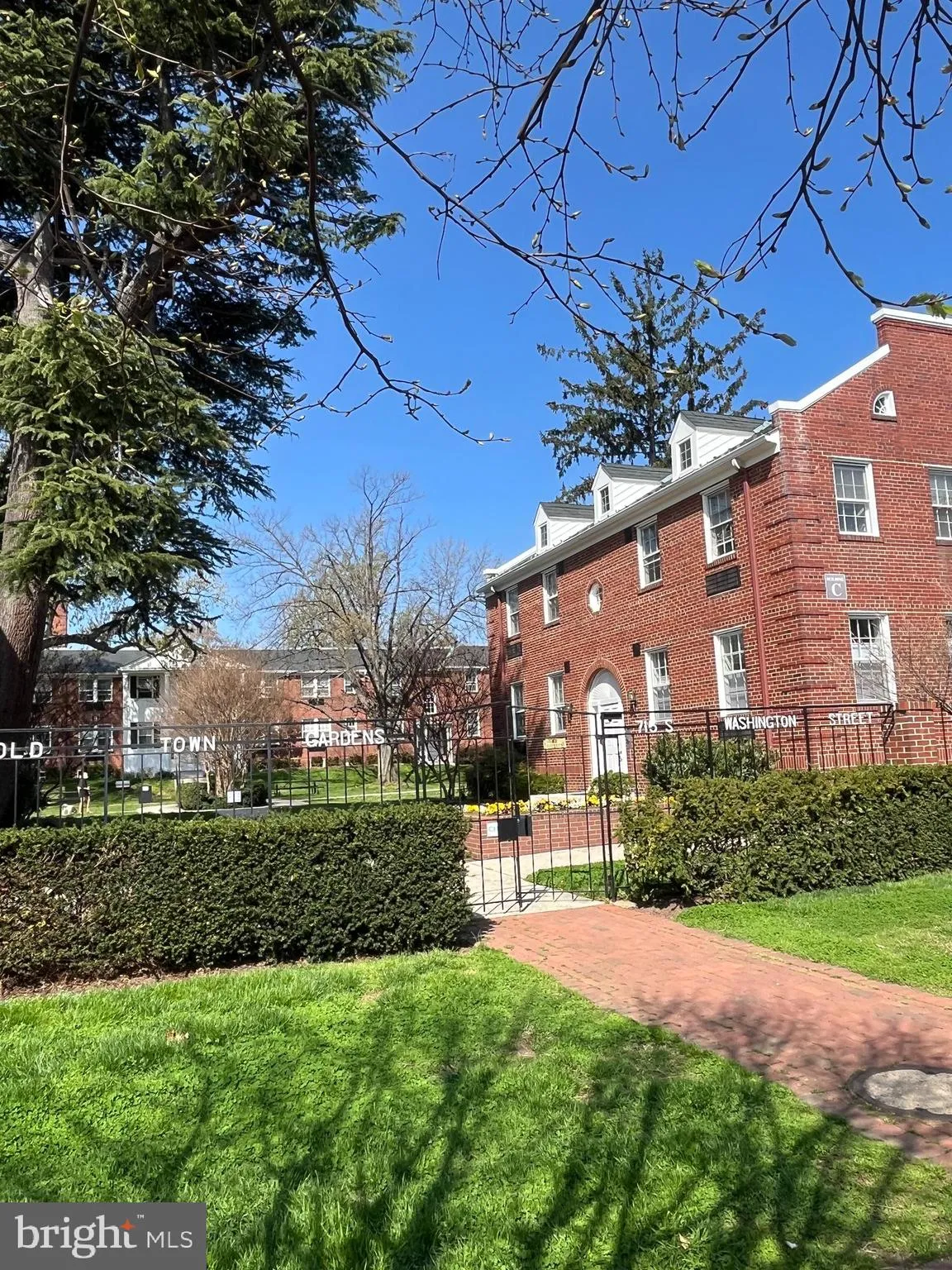 715 WASHINGTON STREET, Alexandria, VA 22314