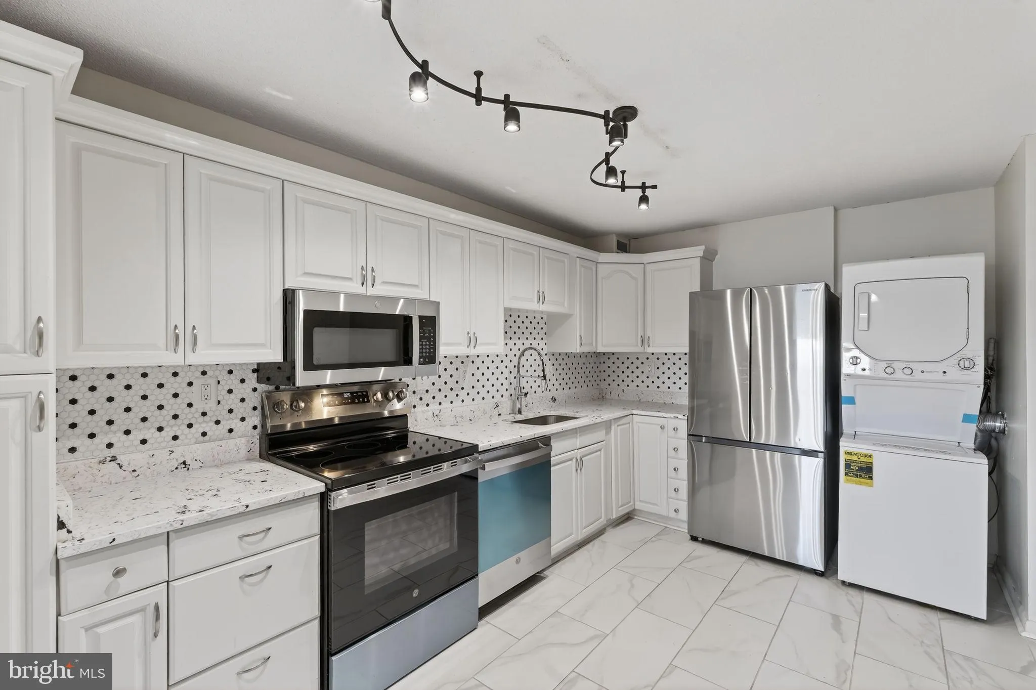 203 YOAKUM PARKWAY, Alexandria, VA 22304