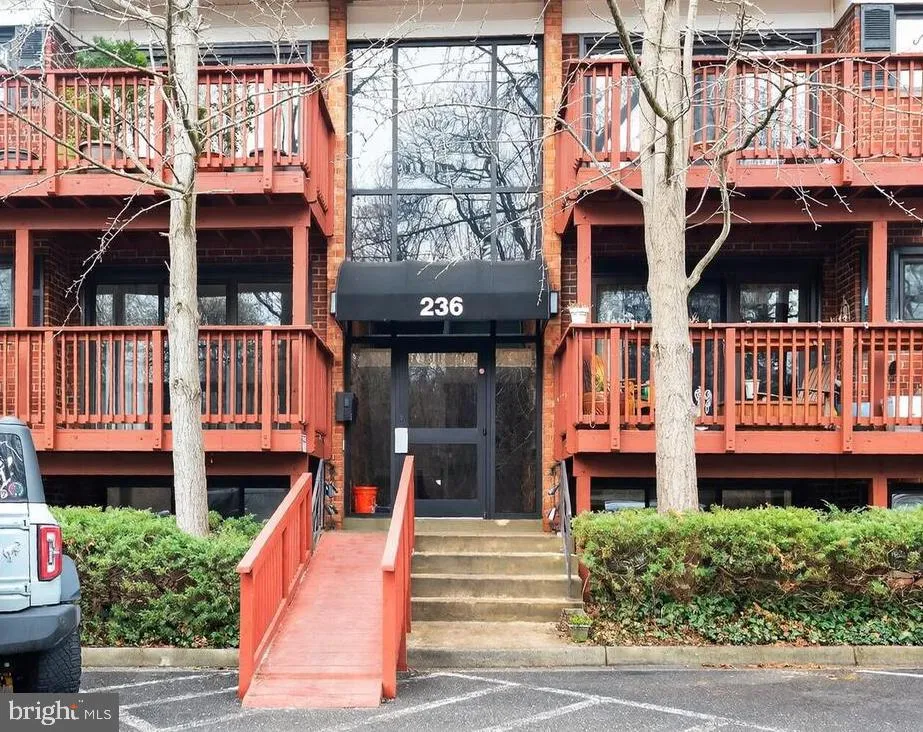 236 TAYLOR RUN PARKWAY, Alexandria, VA 22314
