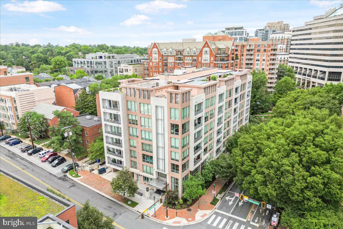 4901 HAMPDEN LANE, Bethesda, MD 20814