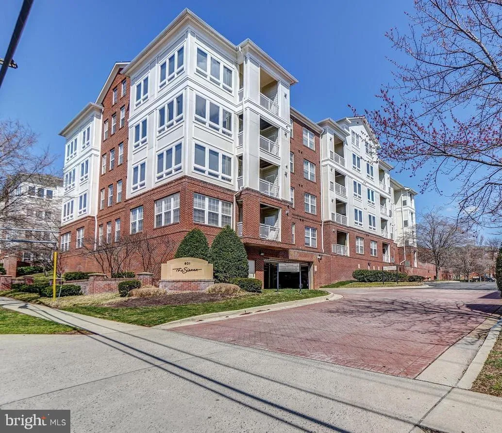 801 GREENBRIER STREET, Arlington, VA 22204