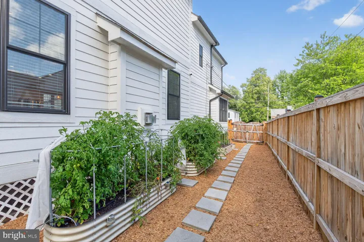 2808 W George Mason Road, Falls Church, VA 22042