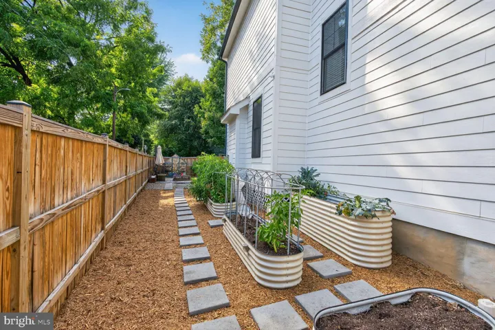 2808 W George Mason Road, Falls Church, VA 22042