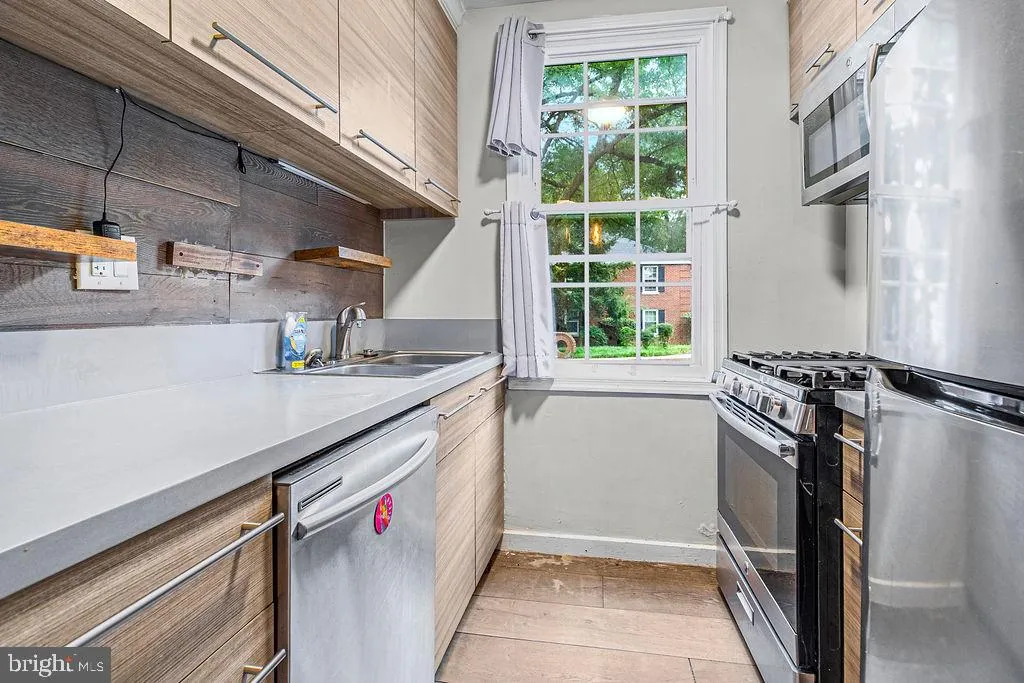 248 THOMAS STREET, Arlington, VA 22203