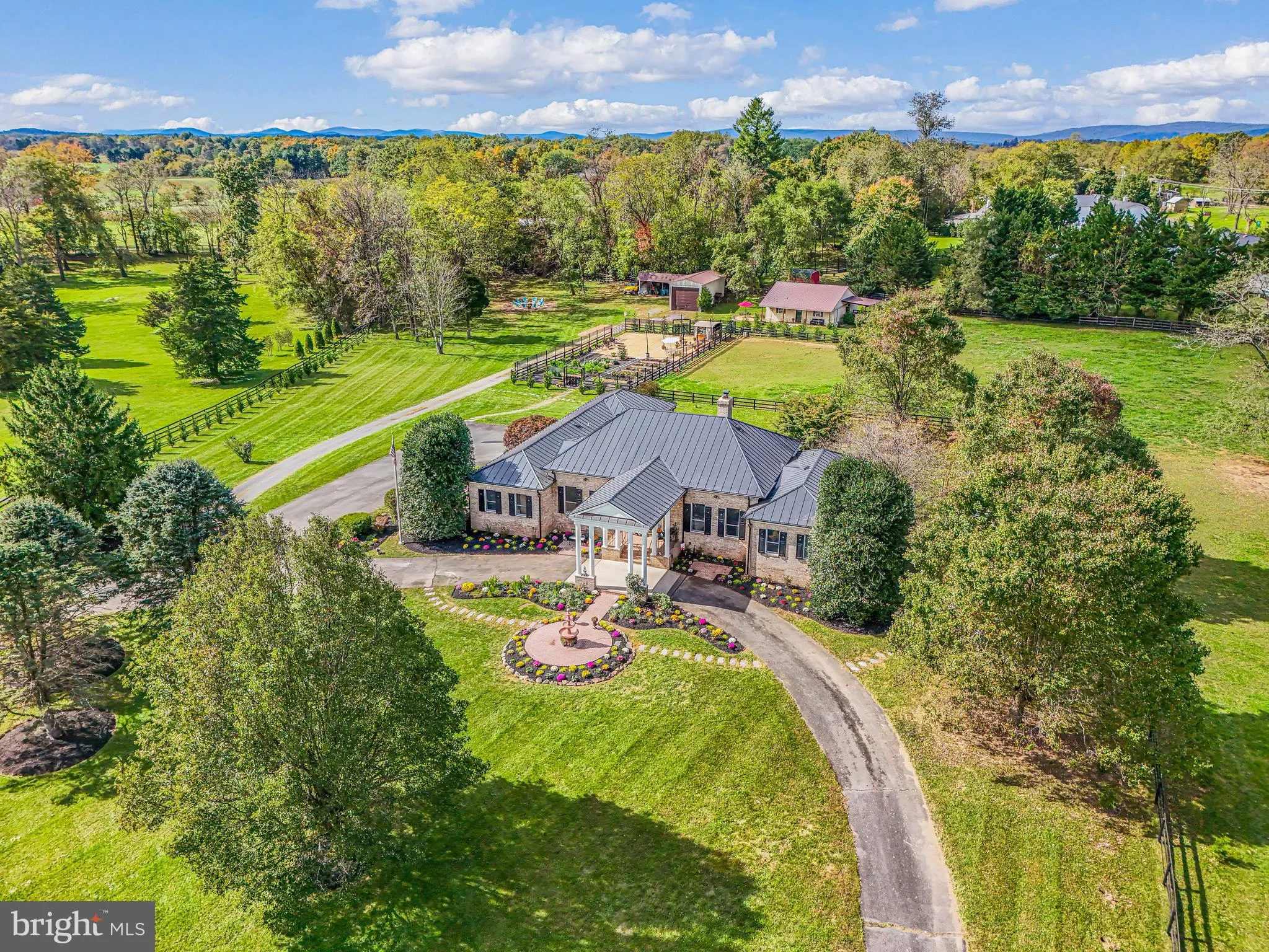 23333 FOUR CHIMNEYS LANE, Middleburg, VA 20117