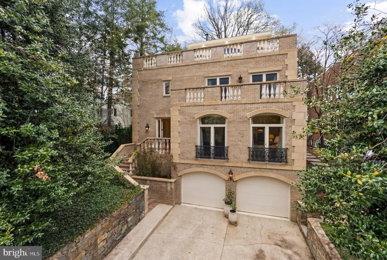 4613 CHARLESTON TERRACE, Washington, DC 20007