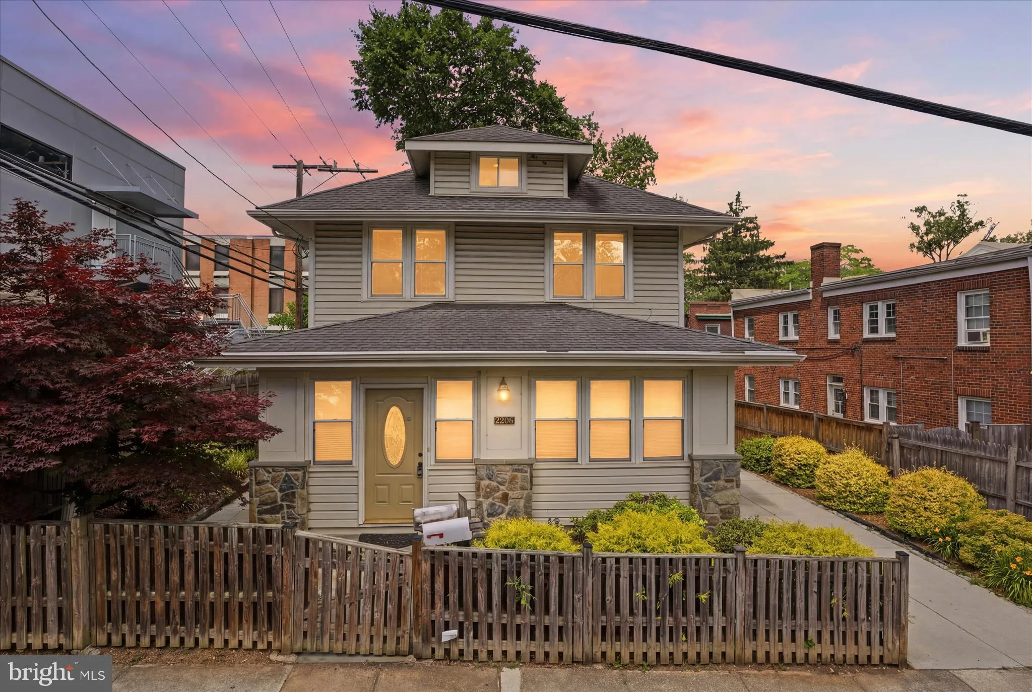 2206 GRANT STREET, Arlington, VA 22202