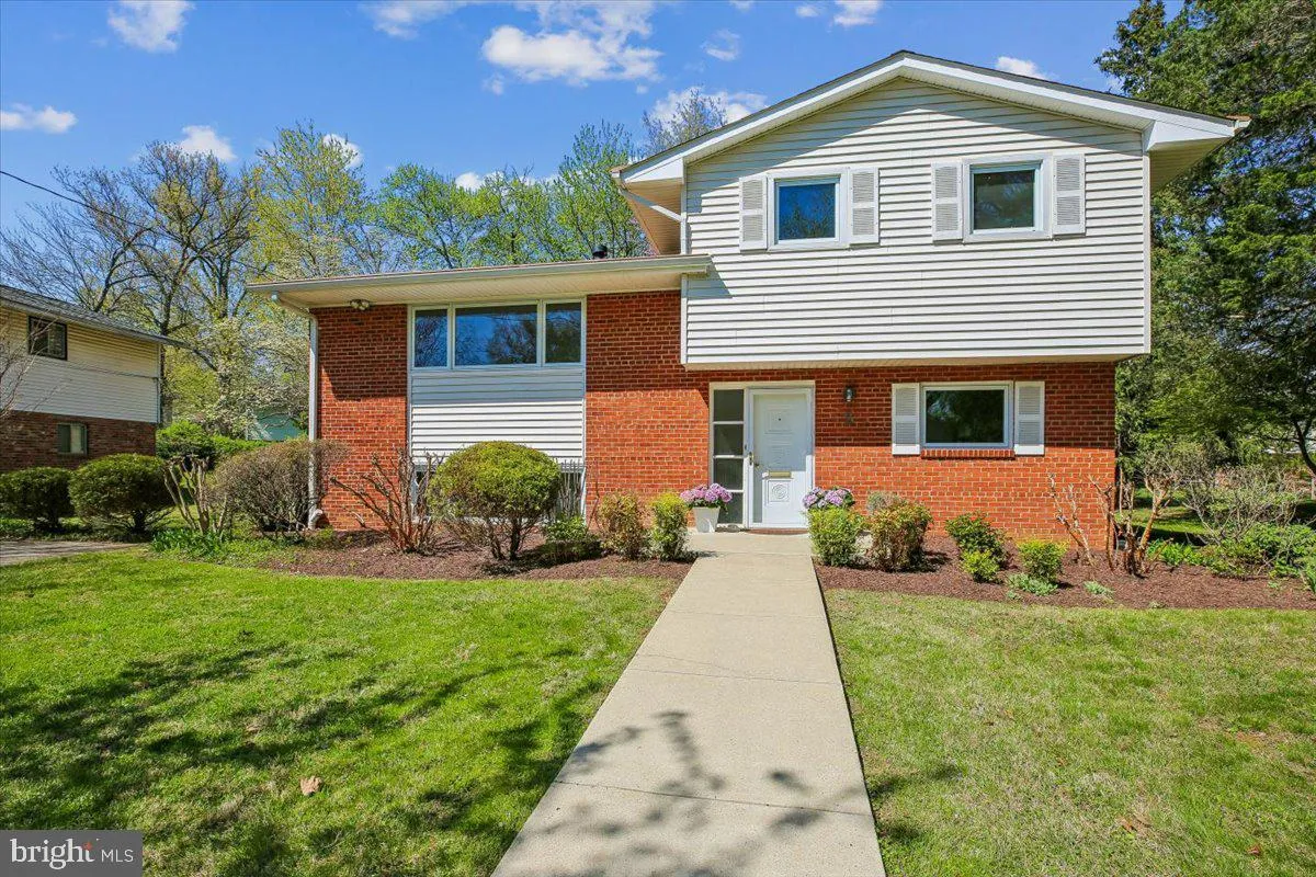 2 LORRE COURT, Rockville, MD 20852