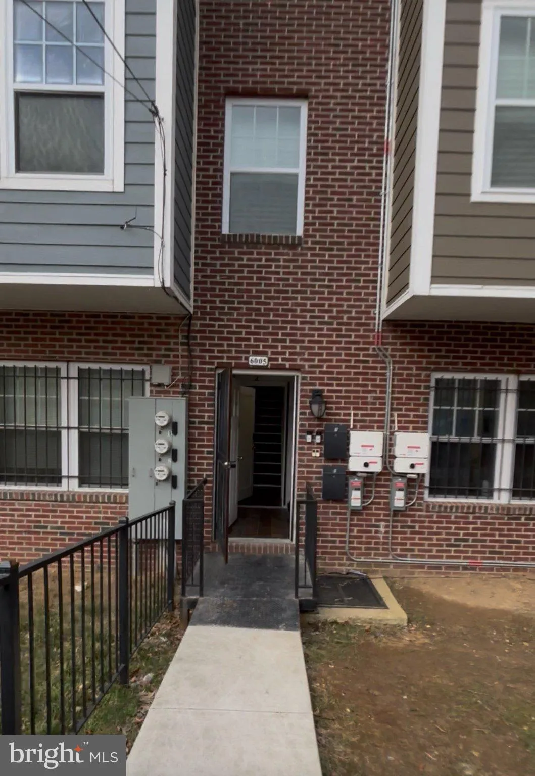 6005 EADS STREET, Washington, DC 20019