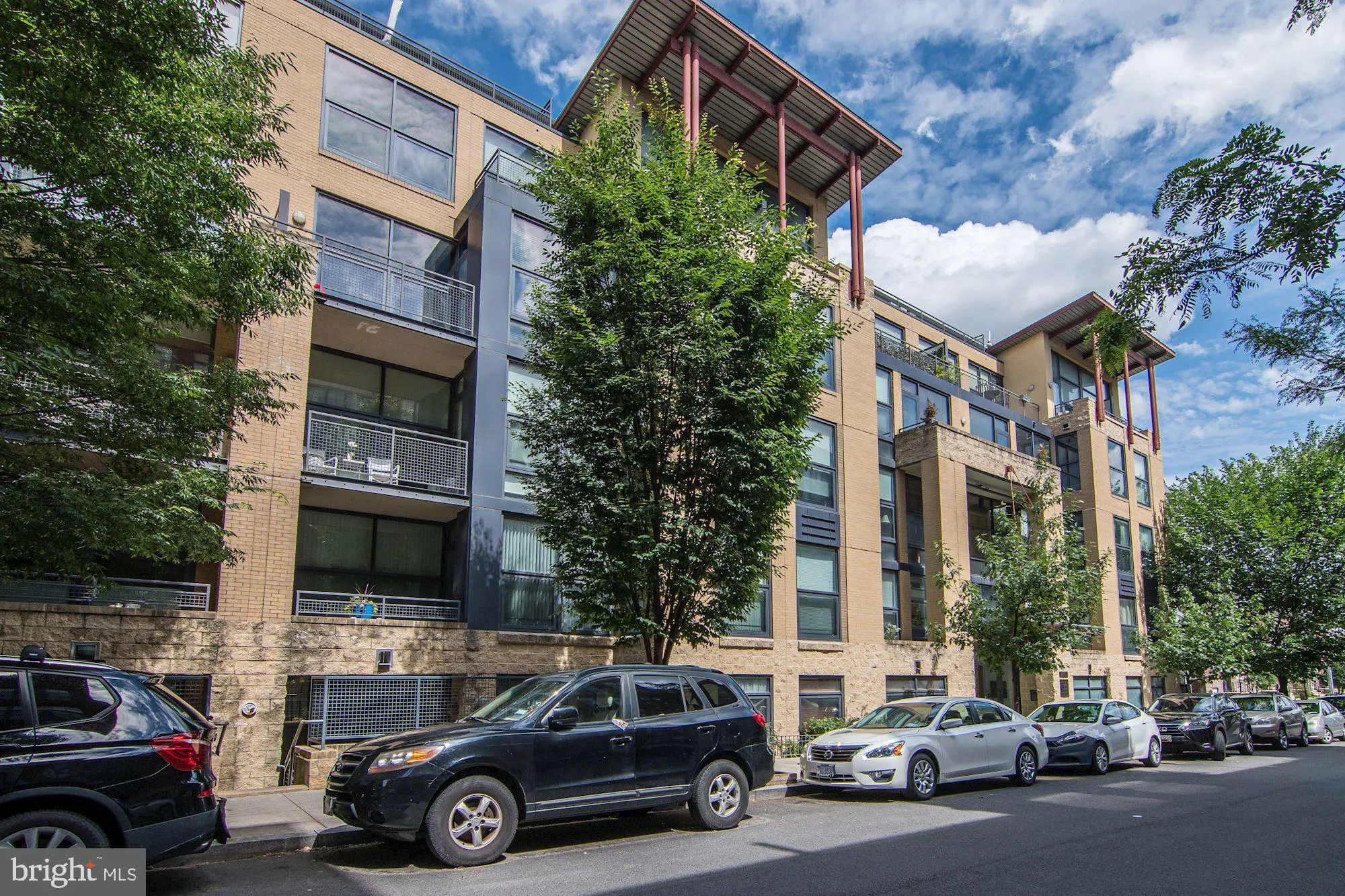 2301 CHAMPLAIN STREET, Washington, DC 20009