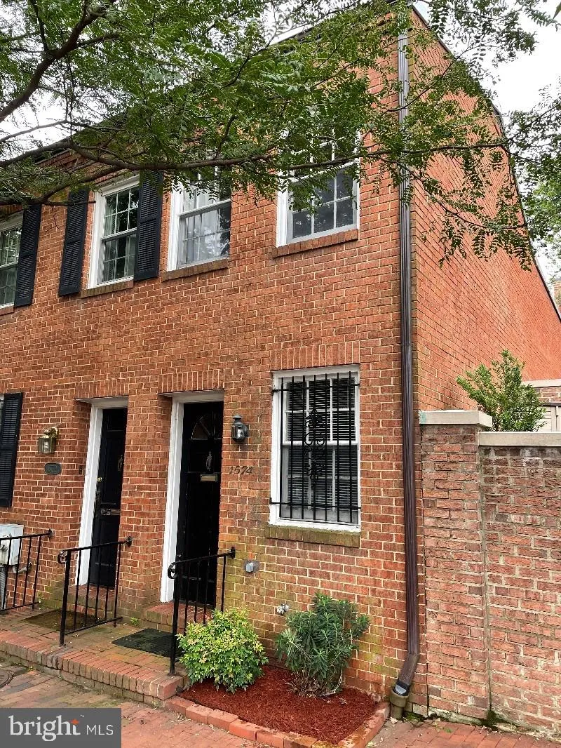 1574 33RD STREET, Washington, DC 20007