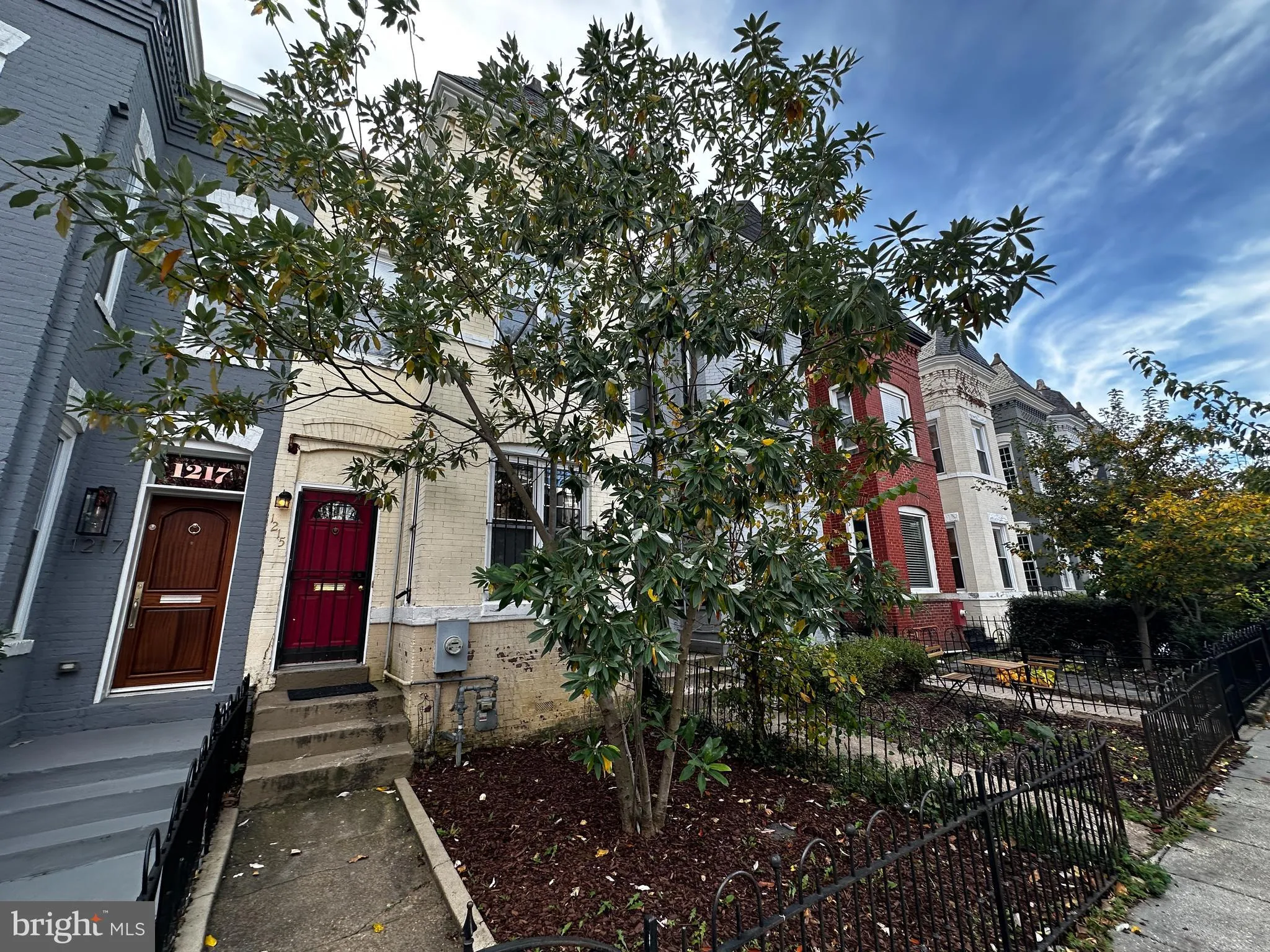 1215 I STREET, Washington, DC 20002
