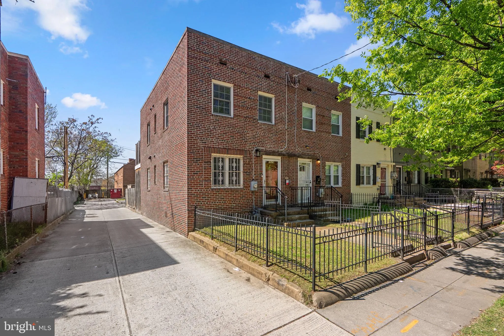 1525 1ST STREET, Washington, DC 20024