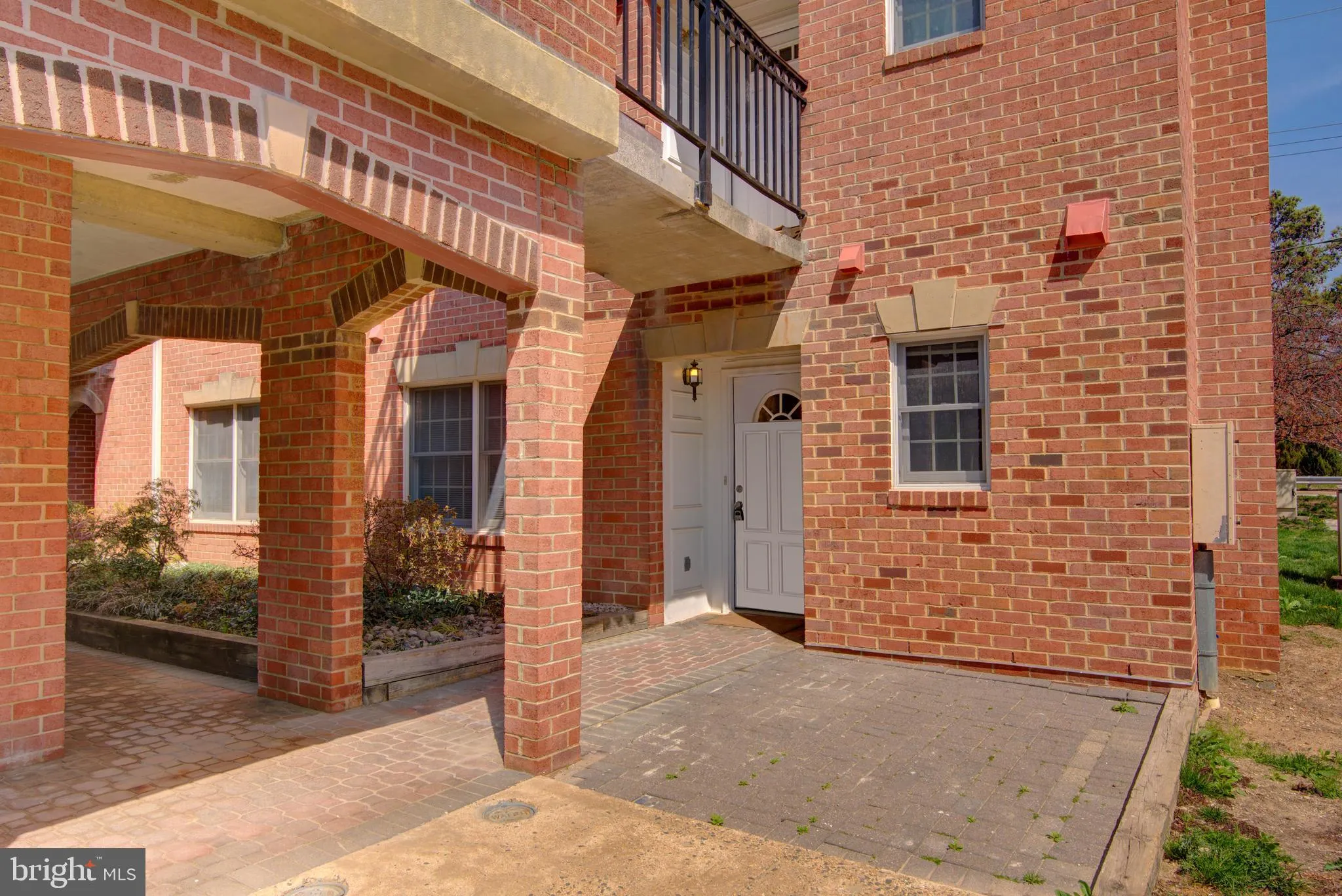 6908 FAIRFAX DRIVE, Arlington, VA 22213