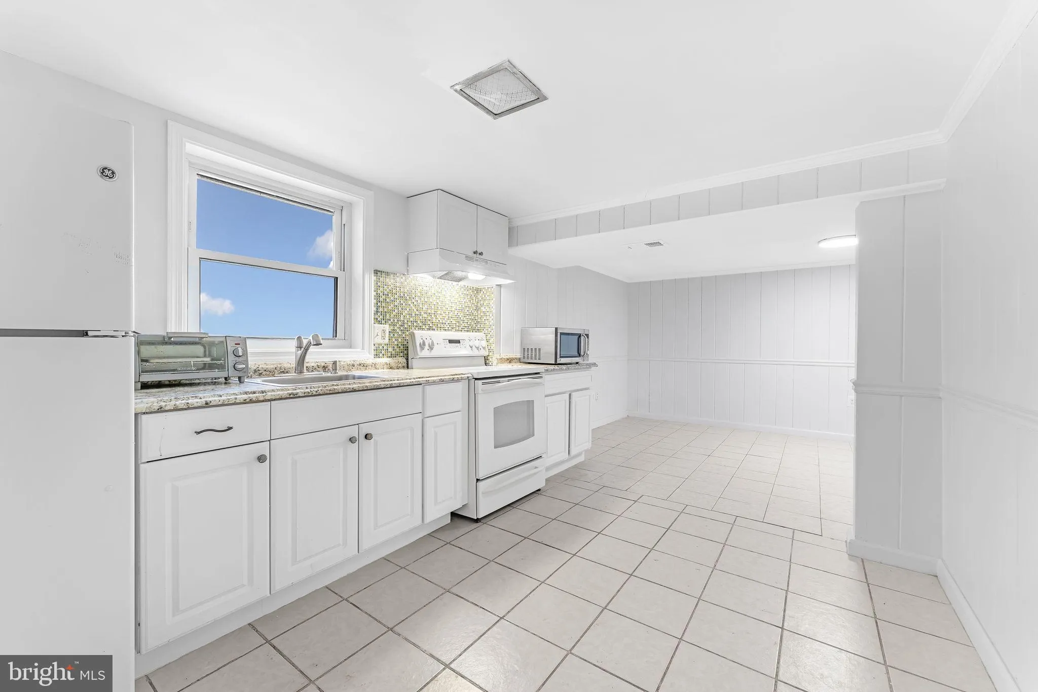 3233 APEX CIRCLE, Falls Church, VA 22044