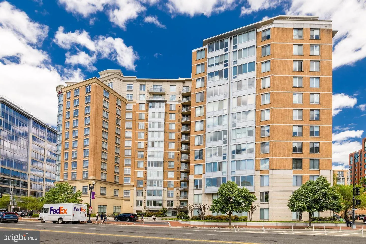 555 MASSACHUSETTS AVENUE, Washington, DC 20001