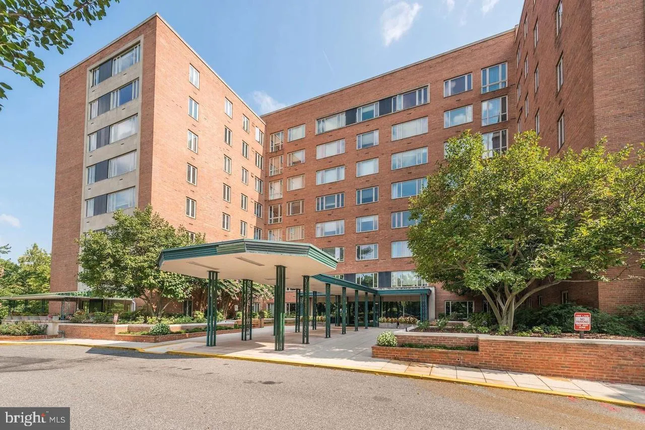 4301 MASSACHUSETTS AVENUE, Washington, DC 20016
