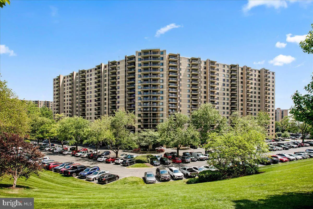 205 YOAKUM PARKWAY, Alexandria, VA 22304