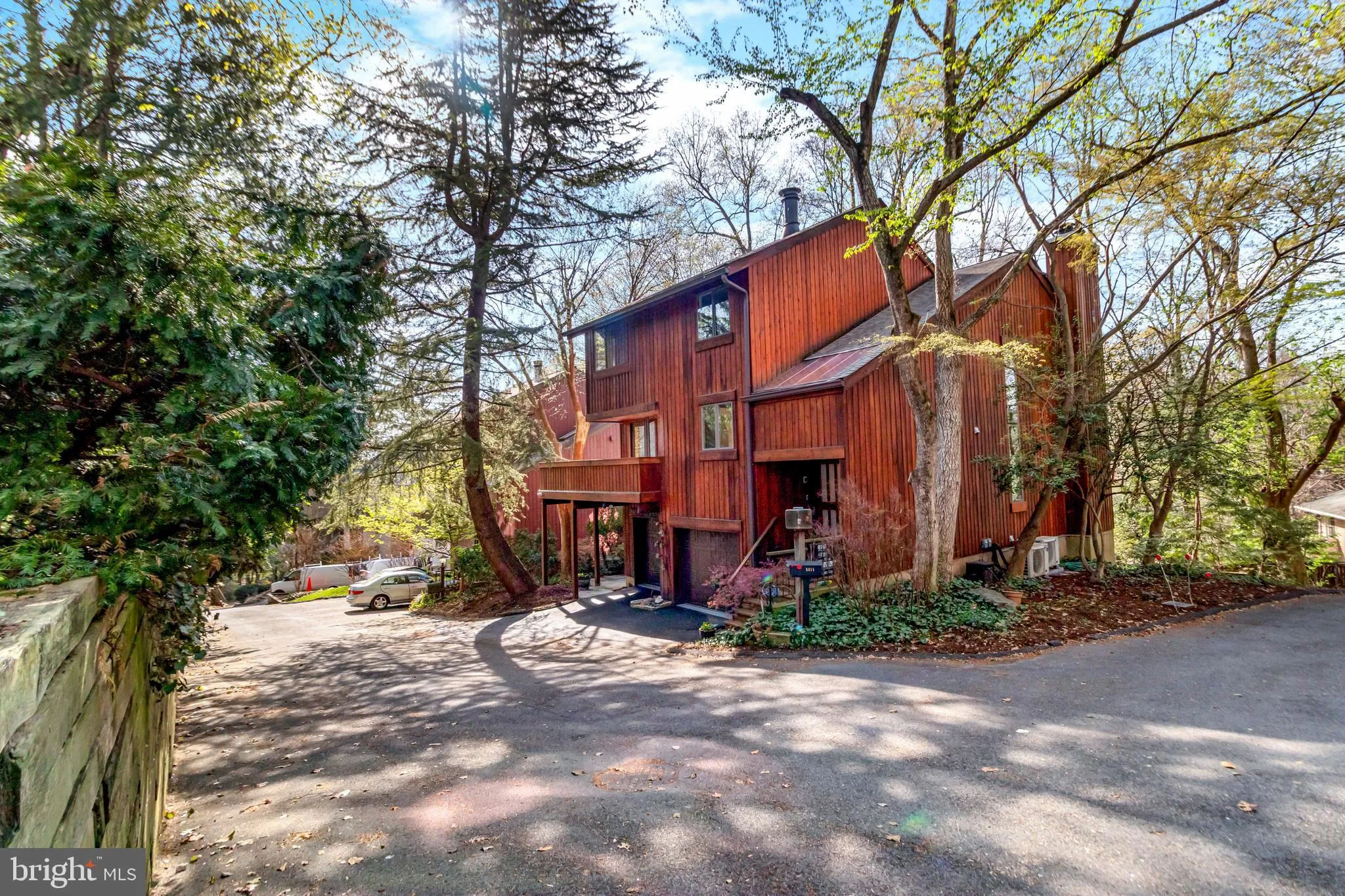 5211 MACARTHUR TERRACE, Washington, DC 20016