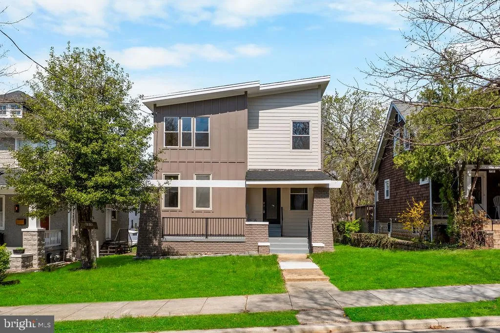 2316 MONROE STREET, Washington, DC 20018